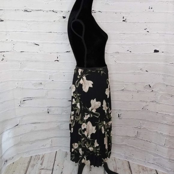 DKNY Pleated Circle Skirt - Picture 3 of 7